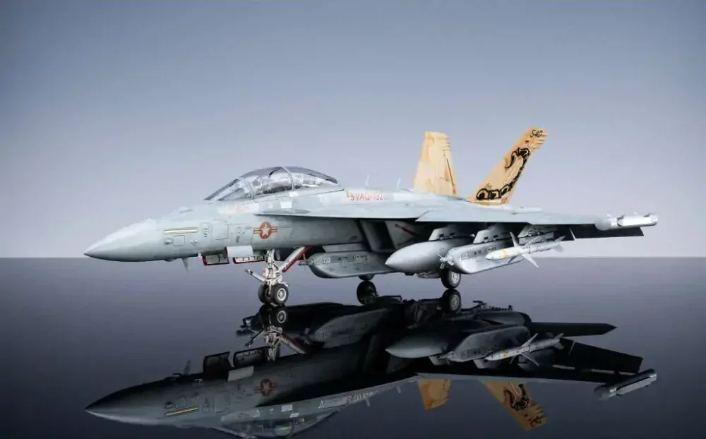 MENG Boeing EA-18G Growler 1/48
